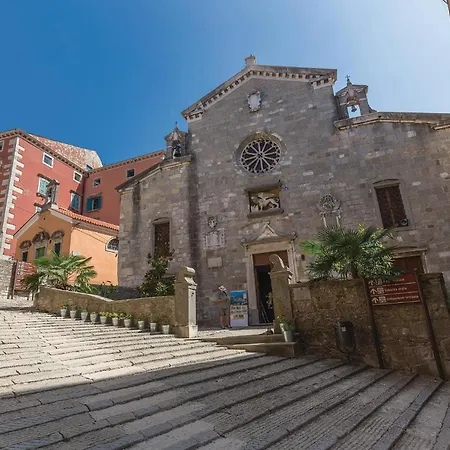 Nice Home In Rabac With Wifi